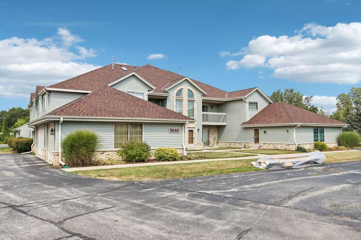 Oak Creek, WI 53154,3646 E Barbara Ct Unit 2