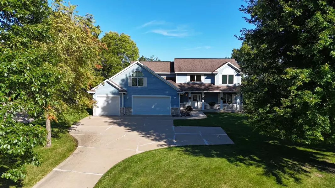 68 Mc Intosh Rd E, La Crescent, MN 55947