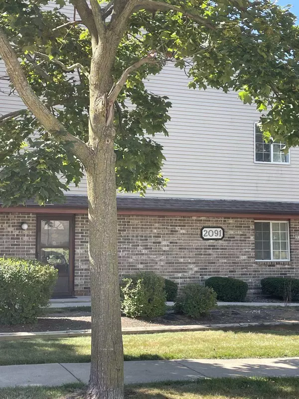 2091 S 102nd St Unit F, West Allis, WI 53227