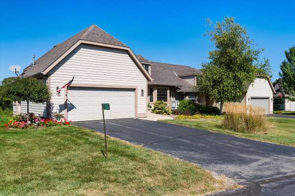 2034 Upper Ridge Rd, Port Washington, WI 53074