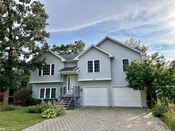 W1157 Poinsetta Rd, Bloomfield, WI 53128