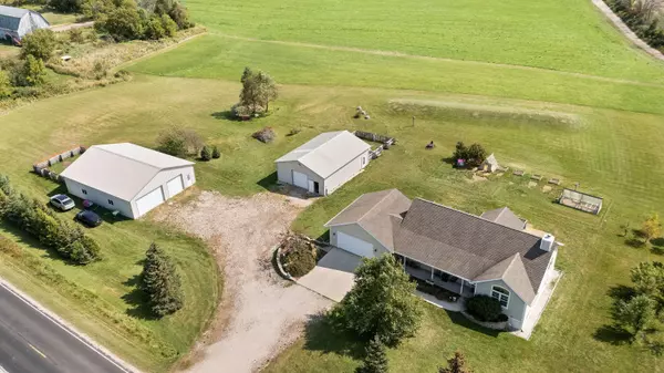 N1515 Sauk Trail Rd, Holland, WI 53070