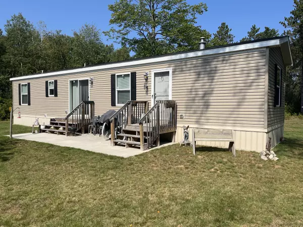 W8457 Holmes Junction Rd,  Beecher,  WI 54156