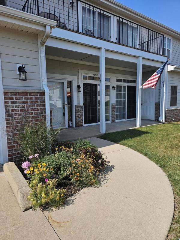 6739 Meadowlands Cir Unit 6AA, Pleasant Prairie, WI 53158