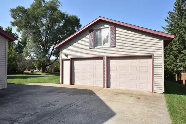 West Bend, WI 53090,2002 Parkfield Dr