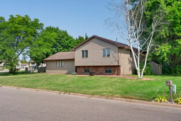 Onalaska, WI 54650,1212 Greenridge Dr