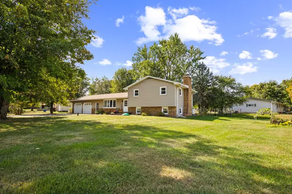 W594 Theresa Ct, Decatur, WI 53520