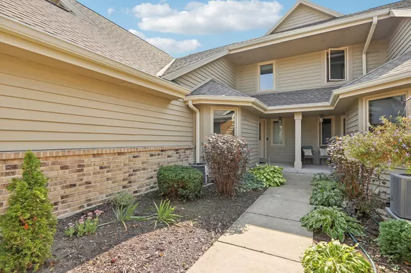 N21W24369 Cumberland Dr Unit 35H, Pewaukee, WI 53072