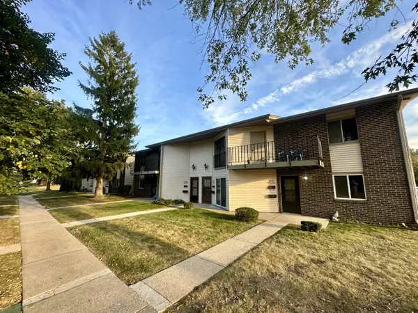 W169N11456 Biscayne Dr Unit 7, Germantown, WI 53022