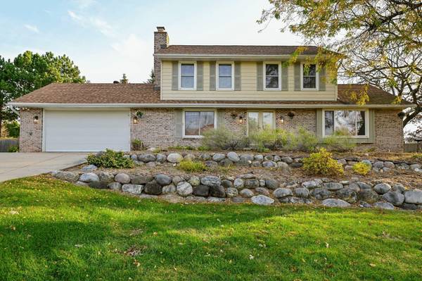 W316N420 Huckleberry Way, Delafield, WI 53018