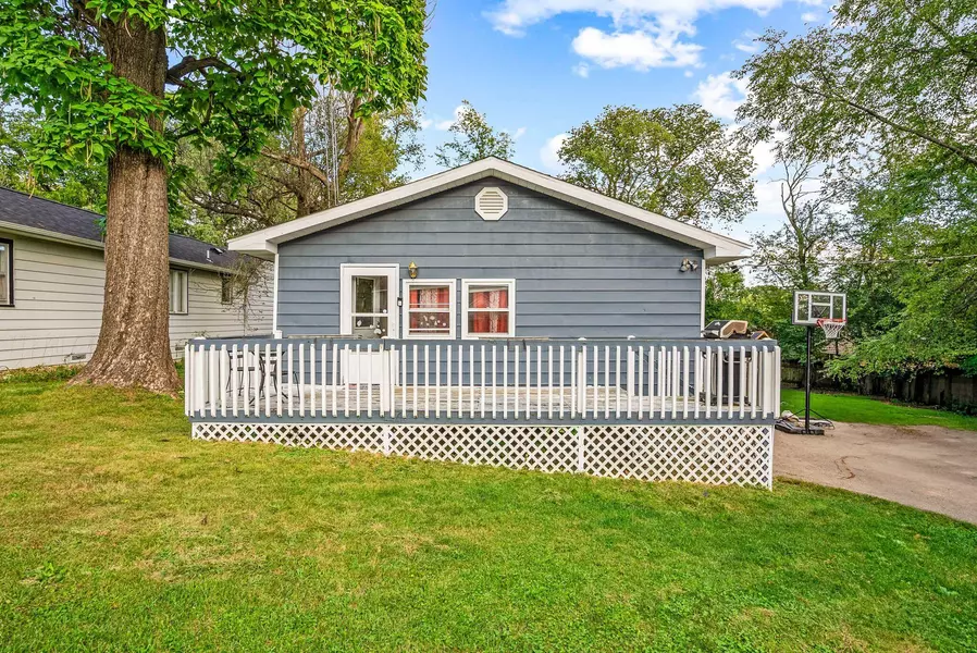 N3220 Beach Rd, Geneva, WI 53147