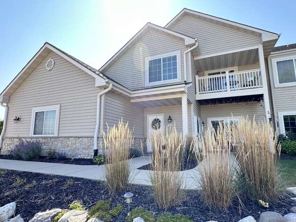 21864 N Weather Edge Cir Unit A, Lannon, WI 53046