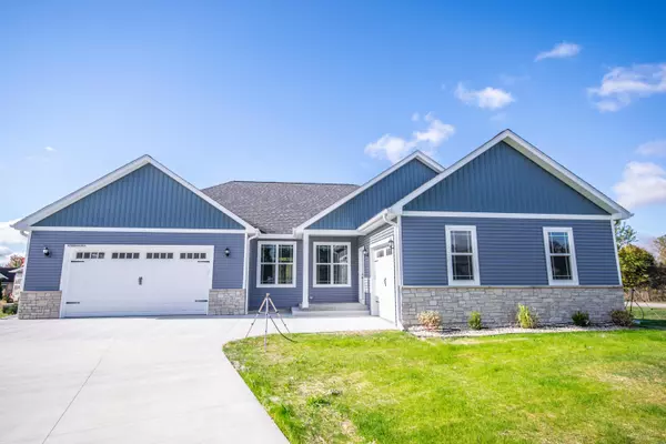 W208N16291 Renee Way, Jackson, WI 53037