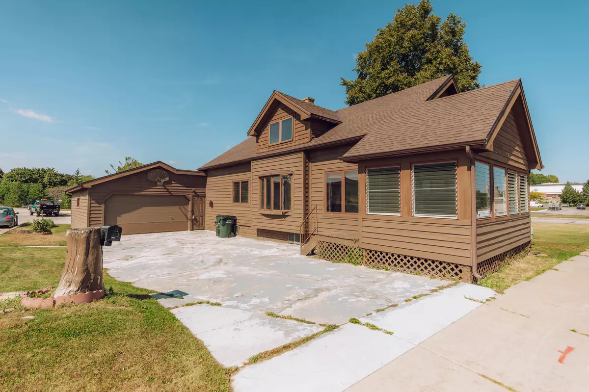 West Bend, WI 53090,940 N Main St