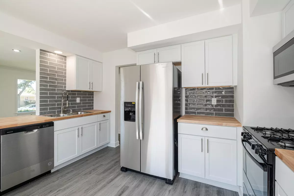 Milwaukee, WI 53222,4068 N 90th St N