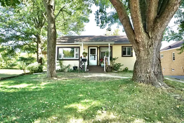 300 North Ave, Hartland, WI 53029