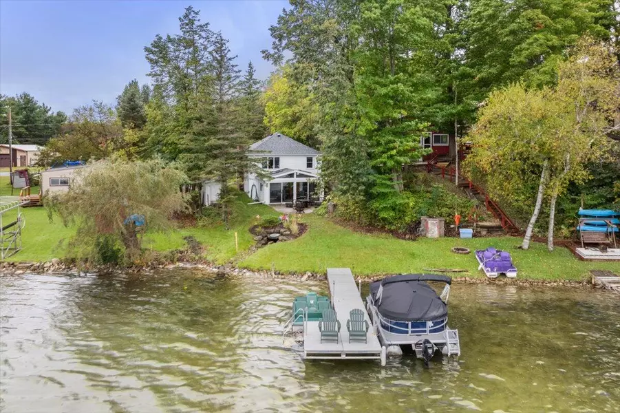 W6424 Lake Ellen Dr, Lyndon, WI 53011