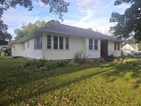 1014 Van Buren St, Fort Atkinson, WI 53538