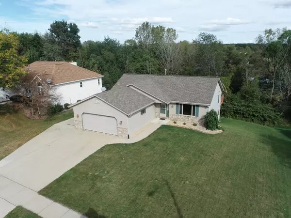 1313 Villa Park Dr,  West Bend,  WI 53090