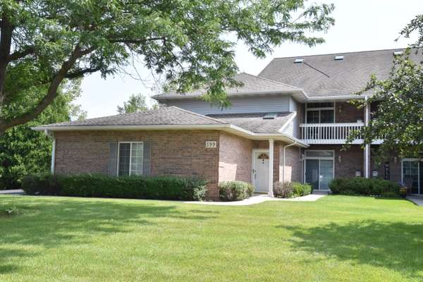 599 Westfield Way Unit B, Pewaukee, WI 53072