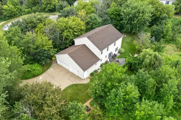 W206N16532 Marshland Dr, Jackson, WI 53037