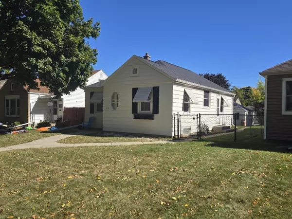 2436 S 61st St, West Allis, WI 53219