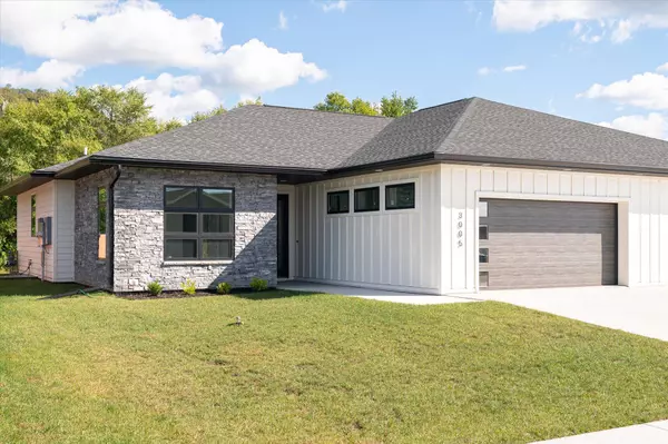 3005 Red Clover St, Holmen, WI 54636