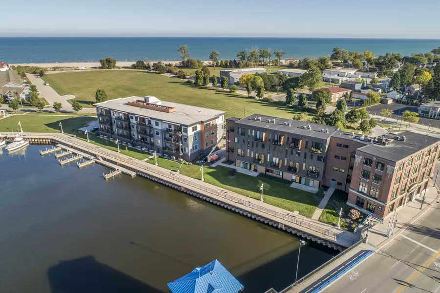 780 S Pier Dr Unit 306, Sheboygan, WI 53081