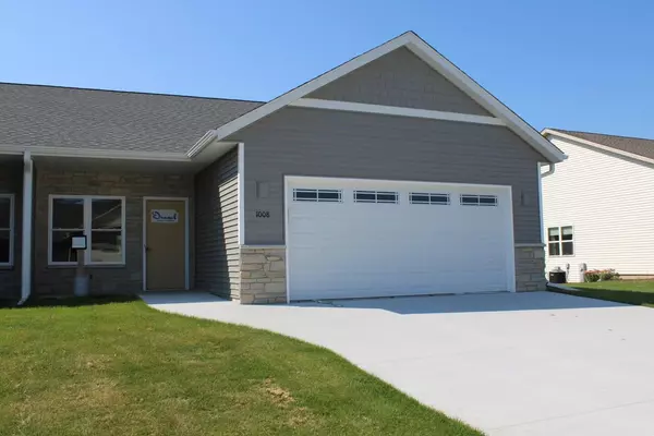 1008 Covington Dr Unit 2, Sheboygan Falls, WI 53085