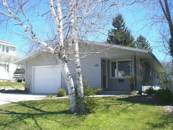 124 Bryant Ct, Sheboygan Falls, WI 53085