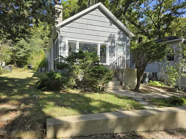 W5408 Lake View Dr, Sugar Creek, WI 53121