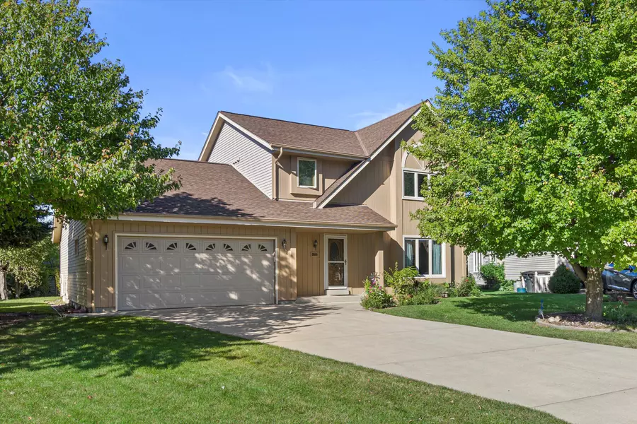 5501 S Melinda St, Greenfield, WI 53221