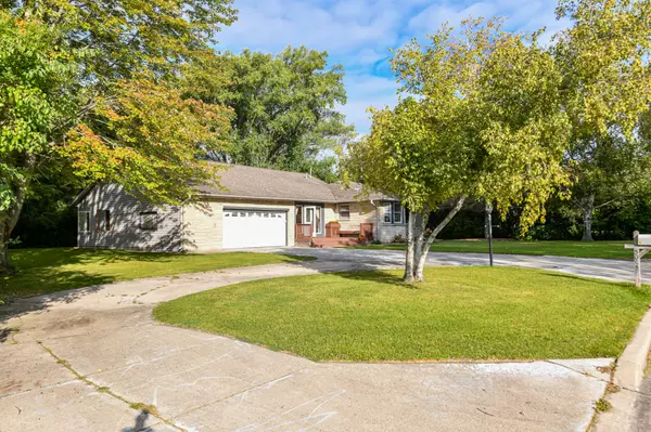 Greenfield, WI 53221,5045 S 40th St