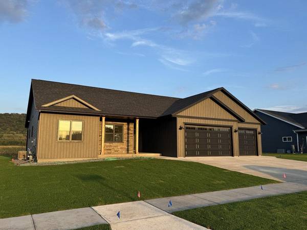 1909 Arches Dr, Holmen, WI 54636