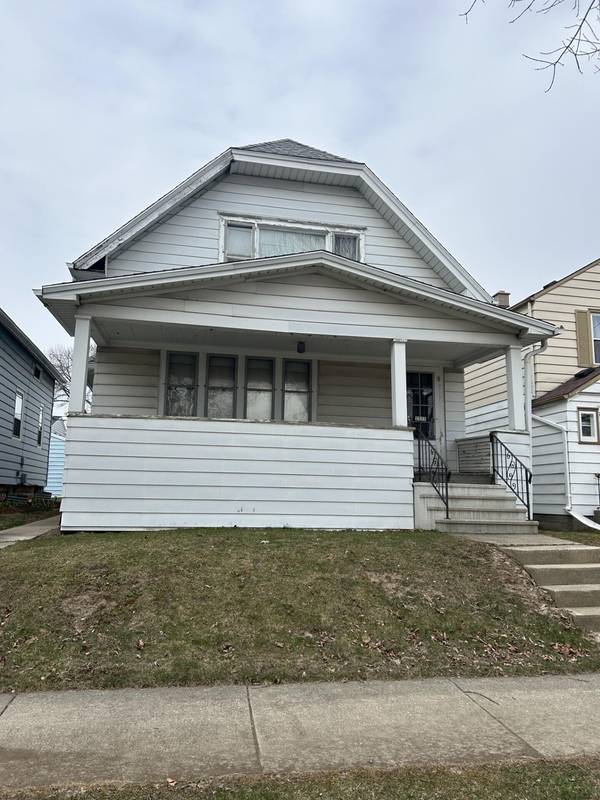 2323 S 63rd St, West Allis, WI 53219