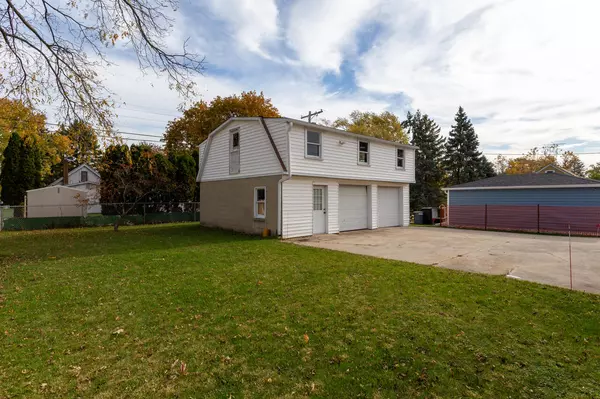 Greenfield, WI 53221,5986 S Phillips St