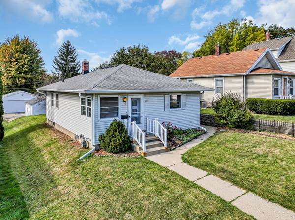 122 S Hartwell Ave, Waukesha, WI 53186