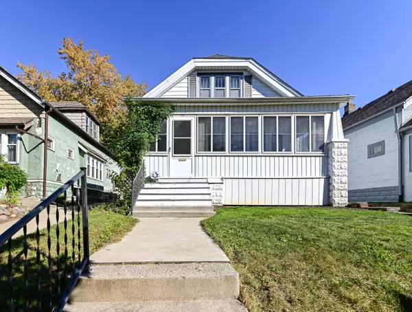 Wauwatosa, WI 53213,2142 N 61st St