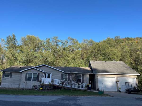 214 S Main St, Chaseburg, WI 54621