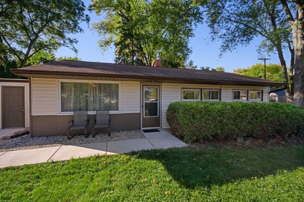 7199 N Navajo Ave, Glendale, WI 53217