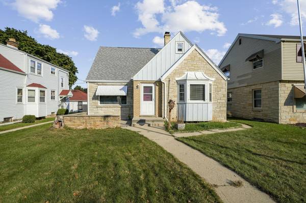 1802 S 55th St, West Milwaukee, WI 53214