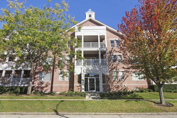 318 57th St Unit 203, Kenosha, WI 53140