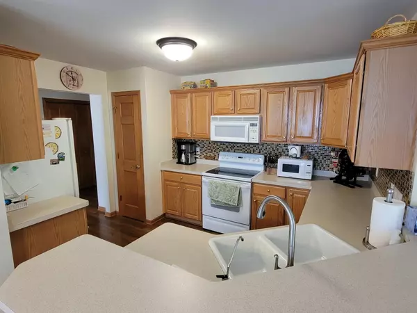 Sussex, WI 53089,N57W24158 Sycamore Cir