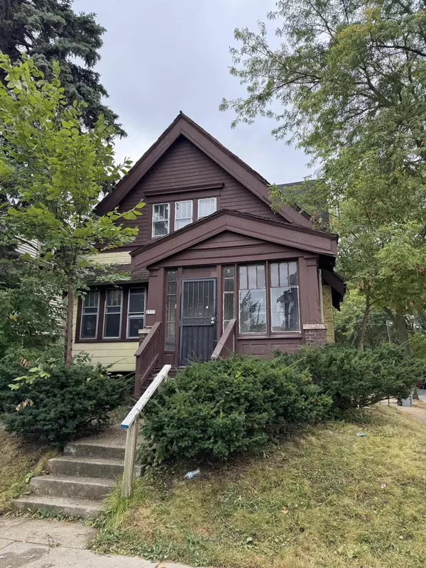 2533 W Auer Ave, Milwaukee, WI 53206