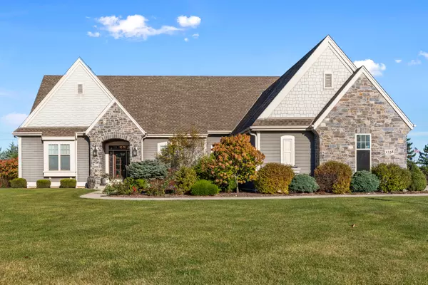 1338 W Hidden River Cir, Mequon, WI 53092