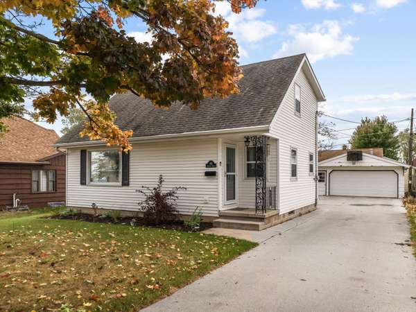 815 Jackson St, Manitowoc, WI 54220