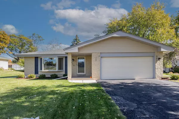 3310 S Russel Rd, New Berlin, WI 53151