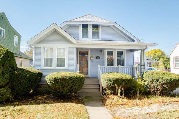 3051 N 72nd St, Milwaukee, WI 53210