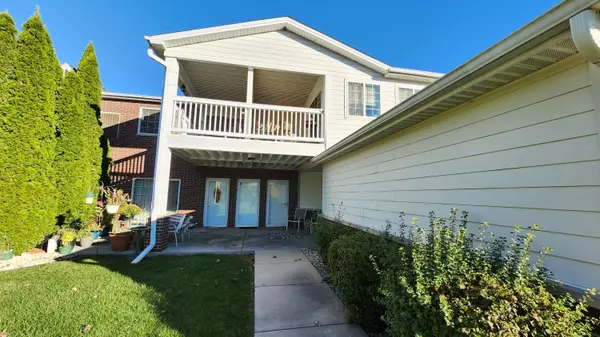 938 Boulder Trl Unit 402, Mount Pleasant, WI 53406