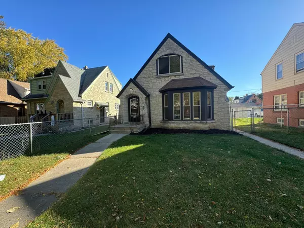 3910 N 42nd St, Milwaukee, WI 53216